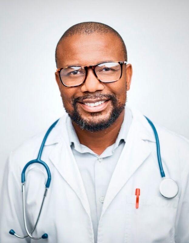 Likita Orthopedist-rheumatologist Donatus Chukwu